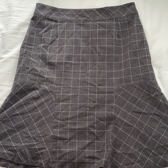Nwt August Silk Neutral Flare Skirt size 8 - Picture 1 of 2